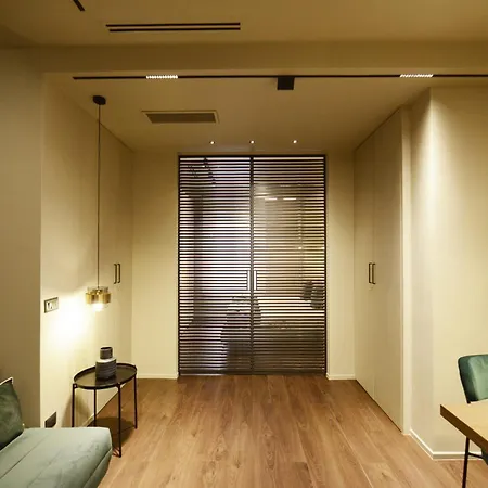 Di Fronte A Apartment