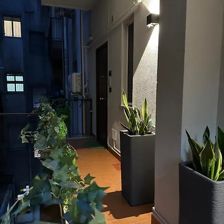 Di Fronte A Apartament