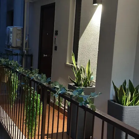 Di Fronte A Apartament Palermo
